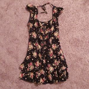 Floral boutique dress with zipper detail